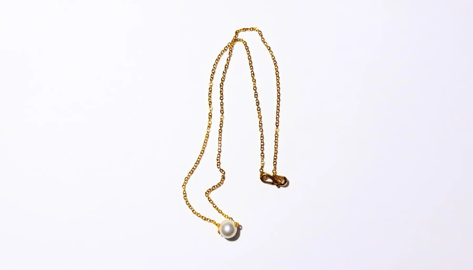 Shimmering Pearl Necklace